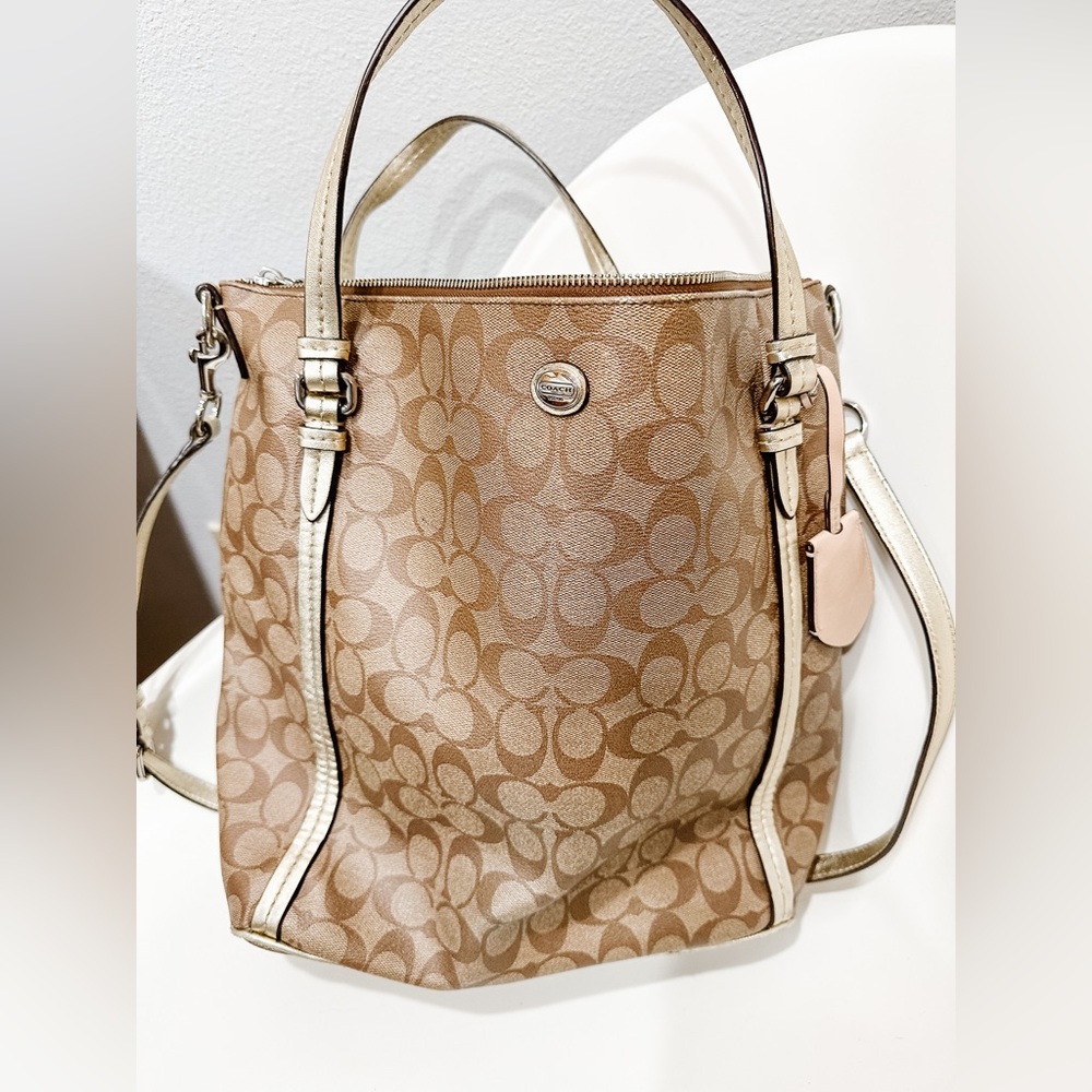 Large Coach tote/messinger bag!